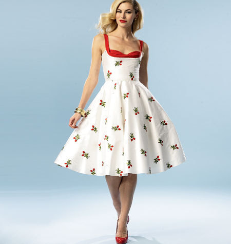 Платье с принтом в виде ягод для образа в пин-ап стиле